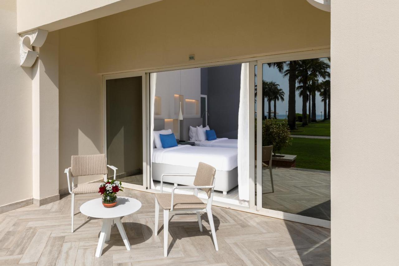 Sealine Beach, A Murwab Resort Mesaieed Extérieur photo A room at the hotel