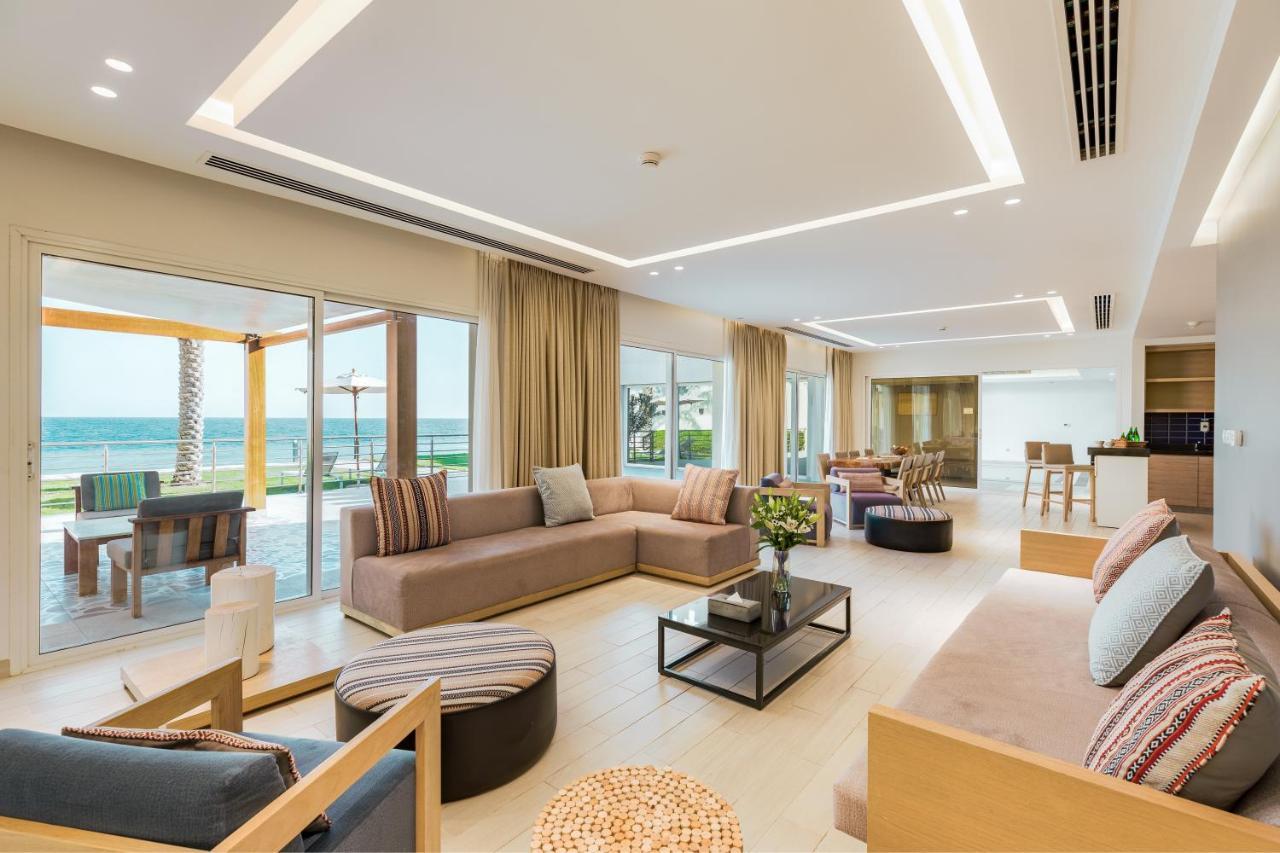 Sealine Beach, A Murwab Resort Mesaieed Extérieur photo The interior of a villa at the resort