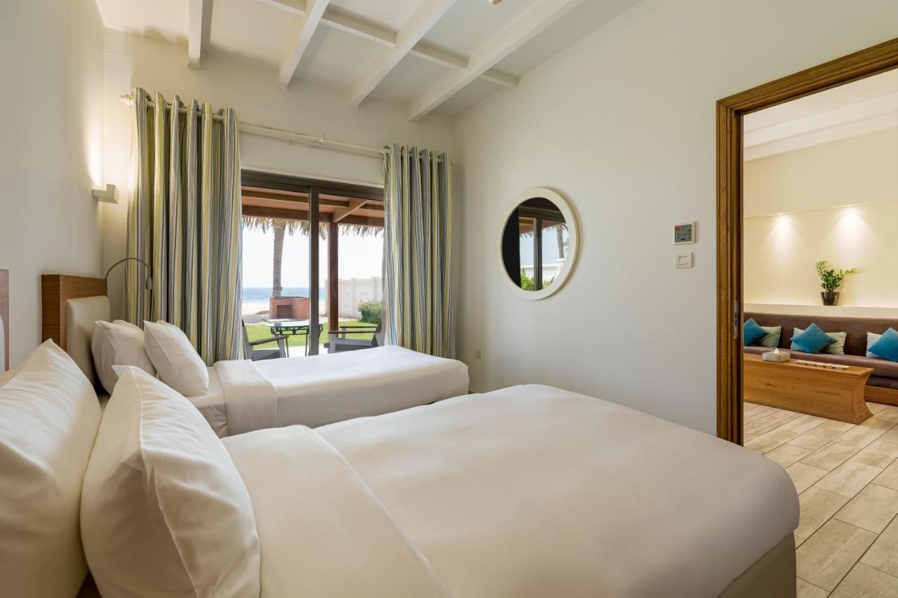 Sealine Beach, A Murwab Resort Mesaieed Extérieur photo A bedroom at the resort