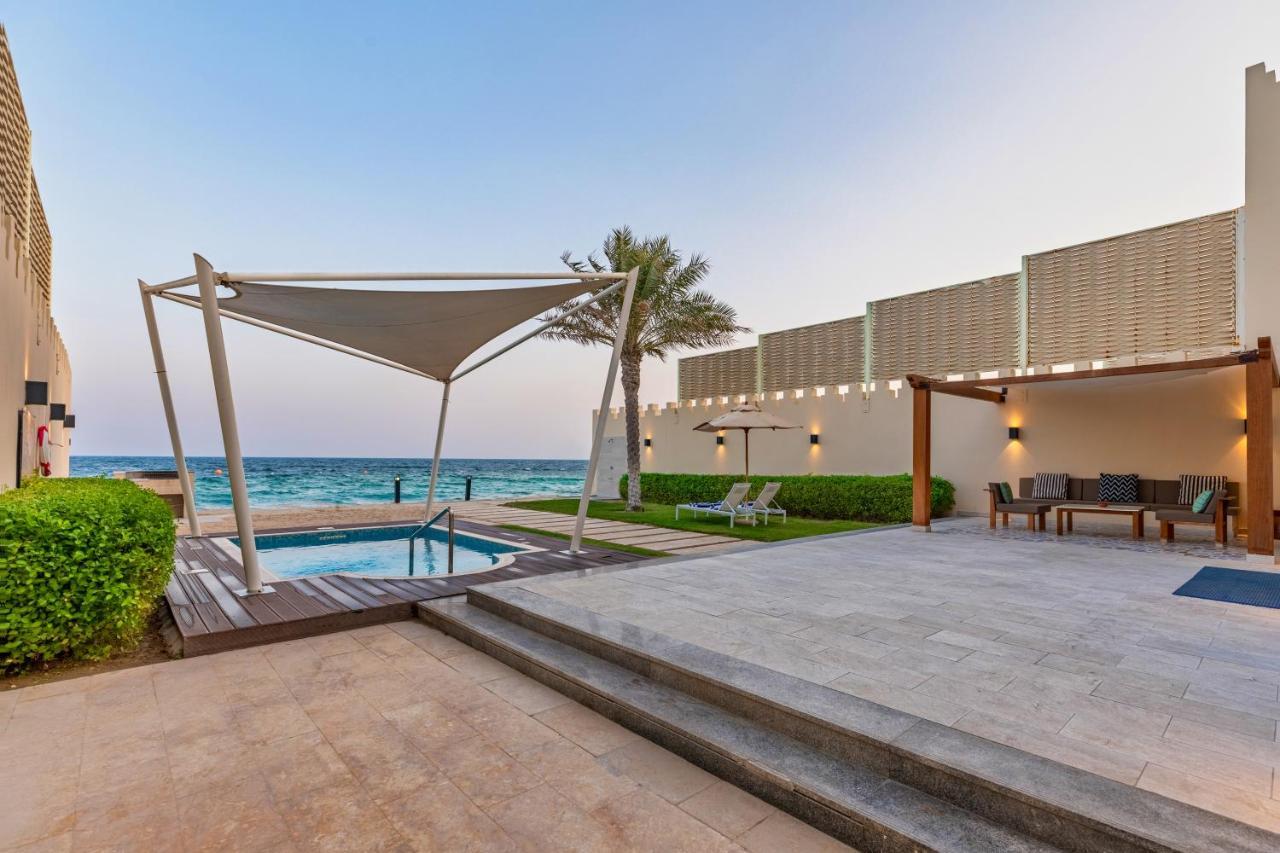 Sealine Beach, A Murwab Resort Mesaieed Extérieur photo The beach at the Ritz-Carlton, Ras Al Khaimah