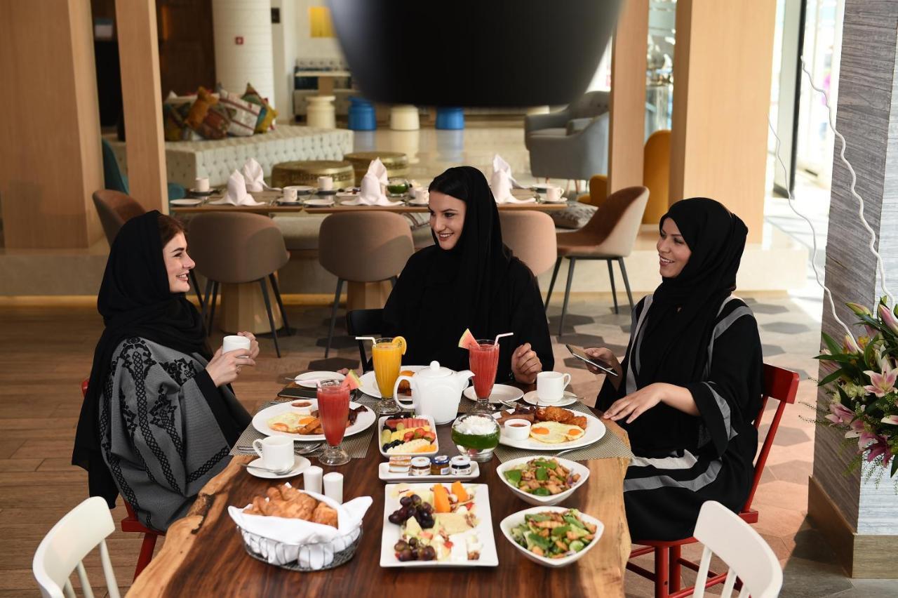 Sealine Beach, A Murwab Resort Mesaieed Extérieur photo Arab women in Dubai