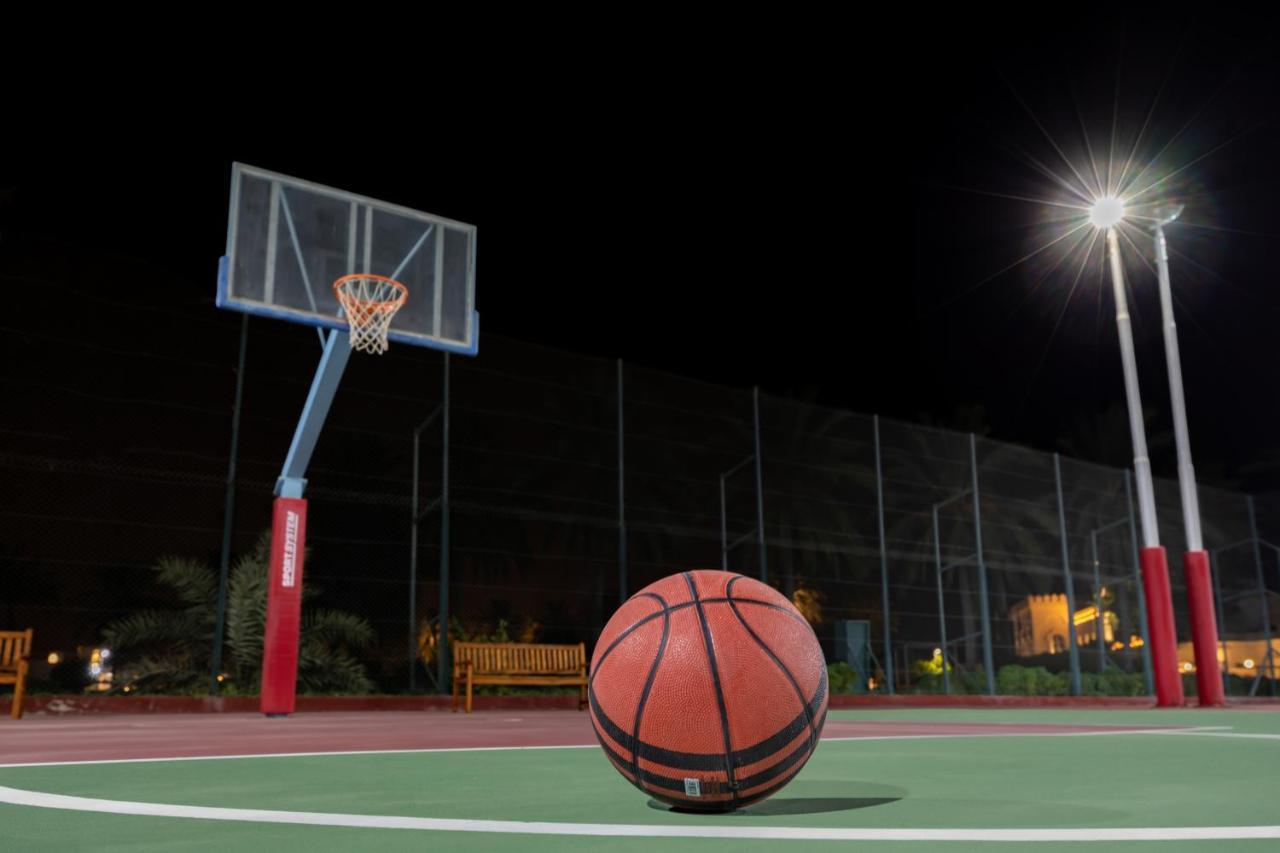 Sealine Beach, A Murwab Resort Mesaieed Extérieur photo Basketball court at the University of Patras