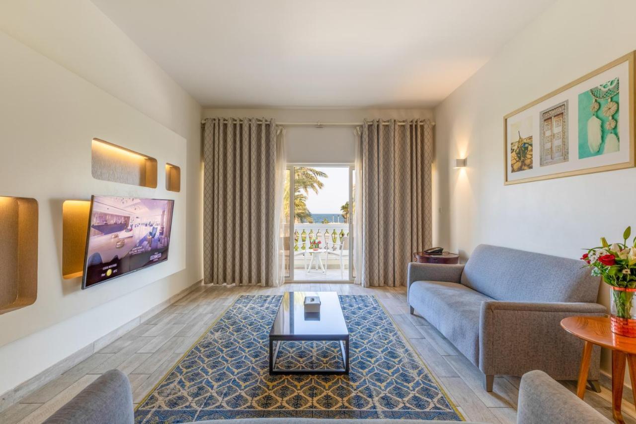 Sealine Beach, A Murwab Resort Mesaieed Extérieur photo A suite at the hotel
